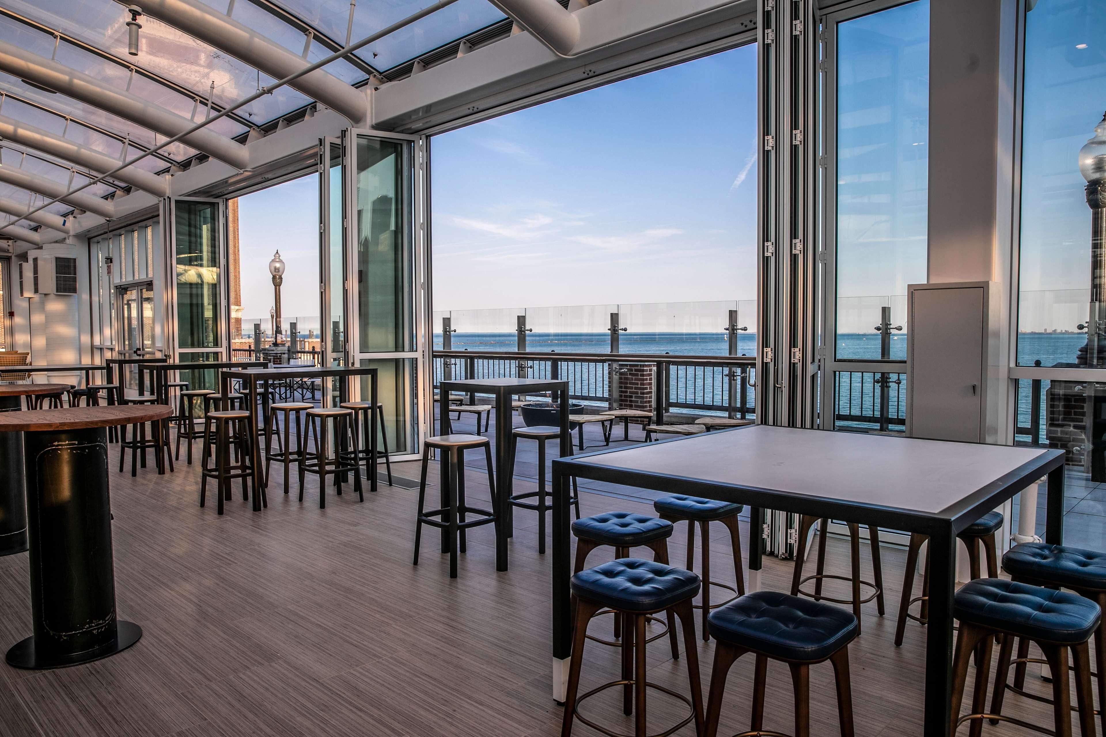 Отель Sable At Navy Pier Chicago, Curio Collection By Hilton Экстерьер фото