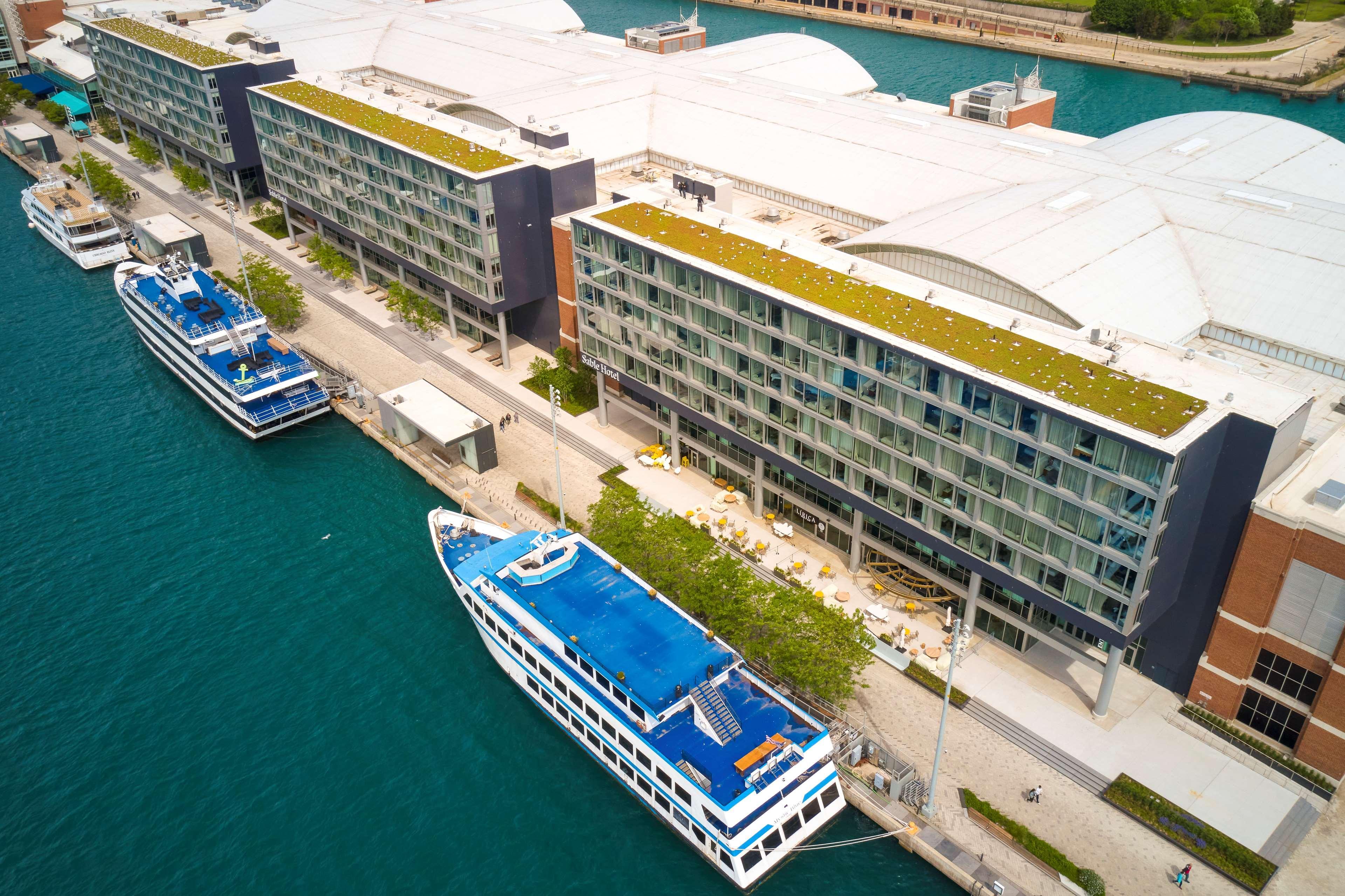 Отель Sable At Navy Pier Chicago, Curio Collection By Hilton Экстерьер фото