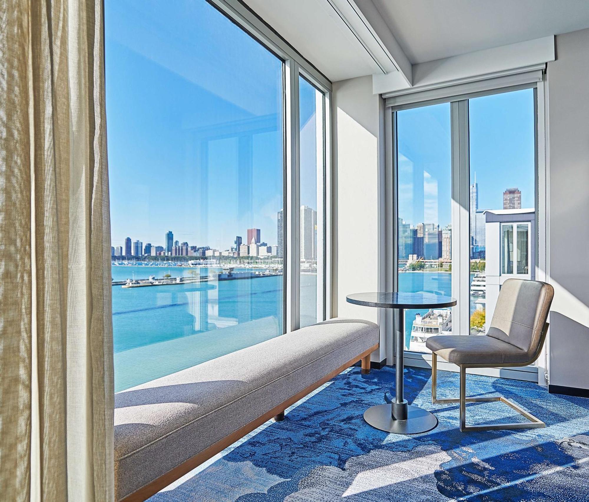 Отель Sable At Navy Pier Chicago, Curio Collection By Hilton Экстерьер фото