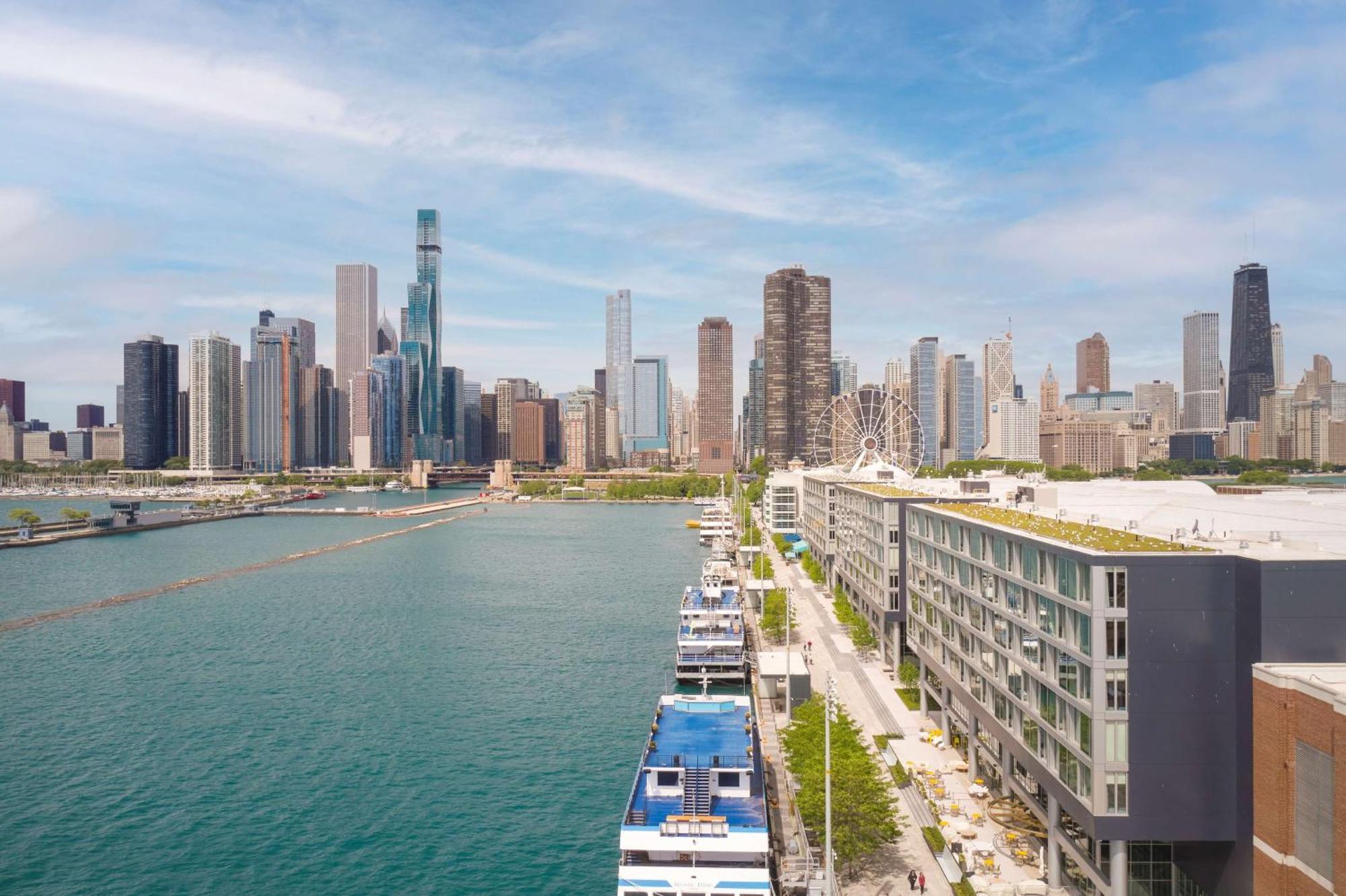 Отель Sable At Navy Pier Chicago, Curio Collection By Hilton Экстерьер фото
